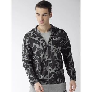 Nike Running Dubai Exclusive Essential Camo Windrunner Jacket - Large